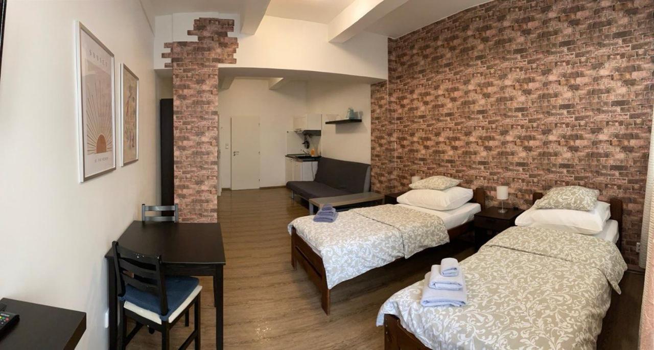 Zizkov Cosy Studio Apartments Прага Екстериор снимка